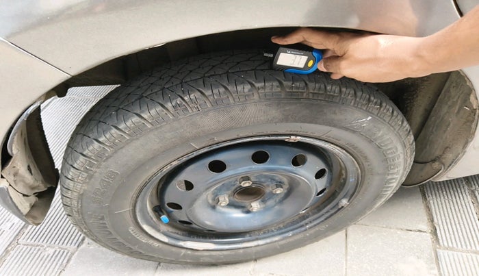 2020 Maruti Swift VXI AMT, Petrol, Automatic, 99,824 km, tyre