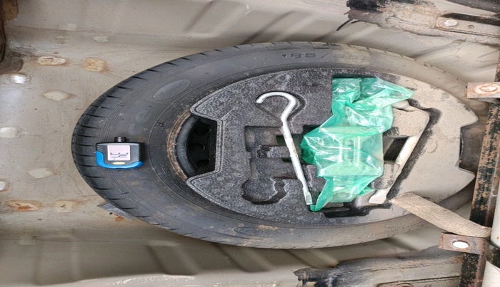 2016 Maruti Ciaz ZXI+ AT, Petrol, Automatic, 72,196 km, tyre