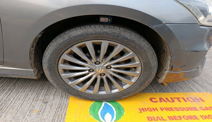 2016 Maruti Ciaz ZXI+ AT, Petrol, Automatic, 72,196 km, tyre