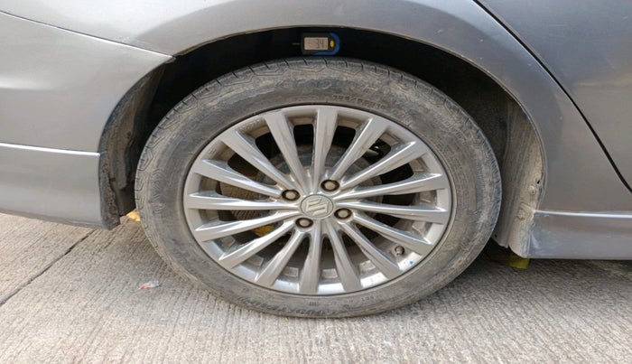 2016 Maruti Ciaz ZXI+ AT, Petrol, Automatic, 72,196 km, tyre