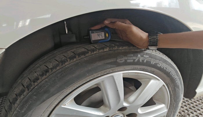 2011 Volkswagen Vento HIGHLINE DIESEL 1.6, Diesel, Manual, 1,48,589 km, tyre