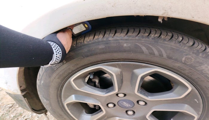 2020 Ford Ecosport TITANIUM 1.5 SPORTS(SUNROOF) PETROL, Petrol, Manual, 1,09,672 km, tyre