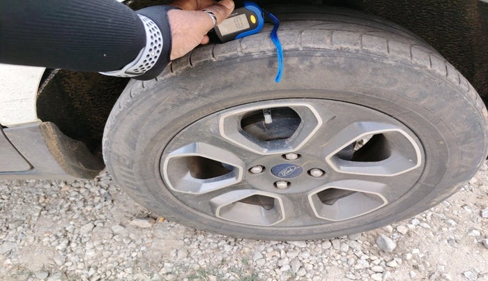 2020 Ford Ecosport TITANIUM 1.5 SPORTS(SUNROOF) PETROL, Petrol, Manual, 1,09,672 km, tyre