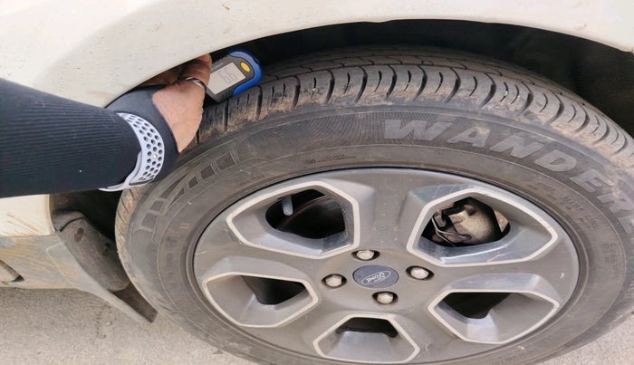 2020 Ford Ecosport TITANIUM 1.5 SPORTS(SUNROOF) PETROL, Petrol, Manual, 1,09,672 km, tyre