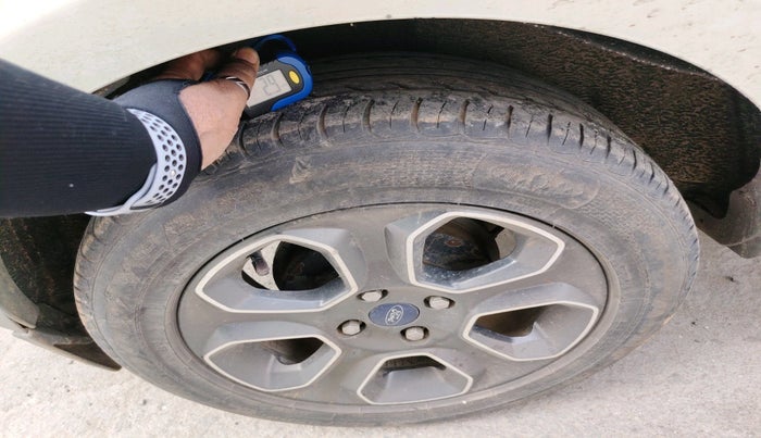 2020 Ford Ecosport TITANIUM 1.5 SPORTS(SUNROOF) PETROL, Petrol, Manual, 1,09,672 km, tyre