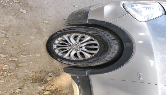 2017 Maruti S Cross ZETA 1.3, Diesel, Manual, 99,780 km, tyre