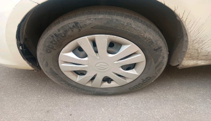 2013 Maruti Swift Dzire VXI, Petrol, Manual, 72,266 km, tyre