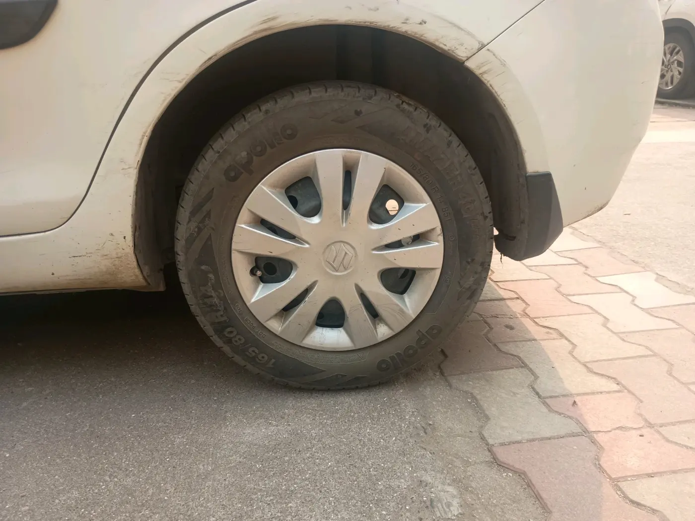 2013 Maruti Swift Dzire VXI, Petrol, Manual, 72,266 km, tyre