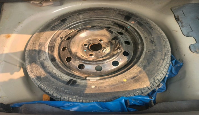 2013 Maruti Swift Dzire VXI, Petrol, Manual, 72,266 km, tyre