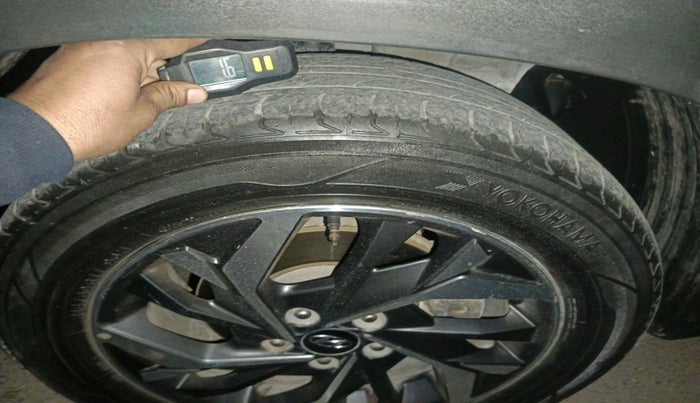 2022 Hyundai Creta SX 1.5 PETROL, Petrol, Manual, 64,274 km, tyre