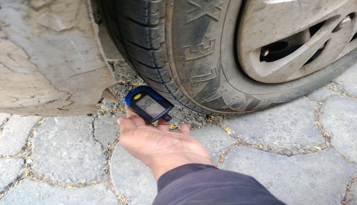 2010 Hyundai i10 SPORTZ 1.2, Petrol, Manual, 1,14,612 km, tyre