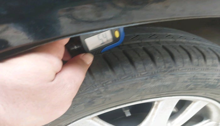 2013 Honda Brio VX AT, Petrol, Automatic, 96,815 km, tyre