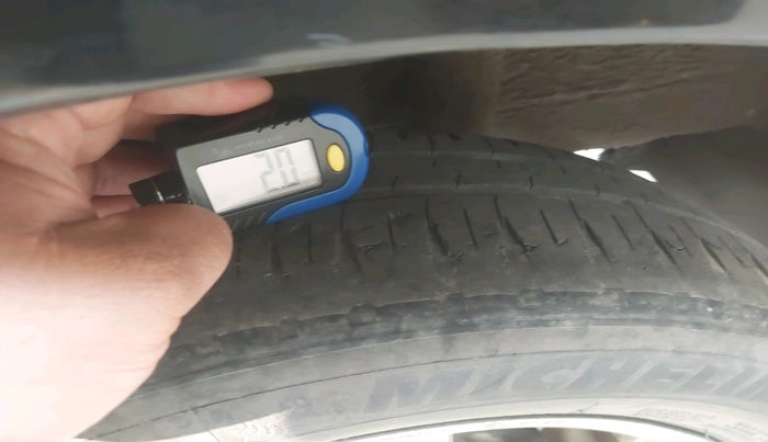 2013 Honda Brio VX AT, Petrol, Automatic, 96,815 km, tyre