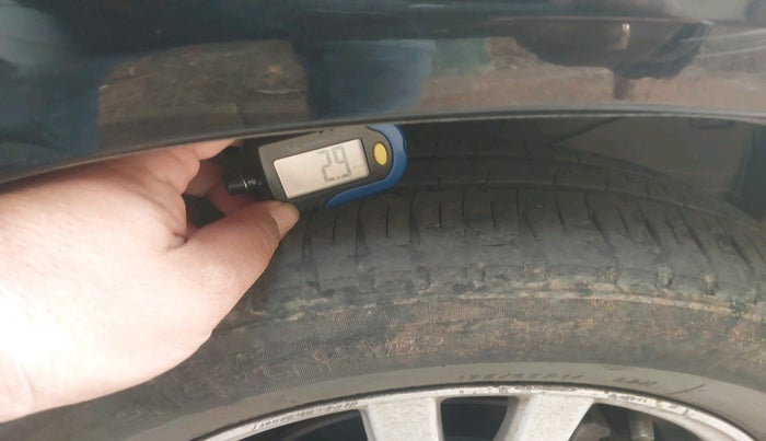 2013 Honda Brio VX AT, Petrol, Automatic, 96,815 km, tyre