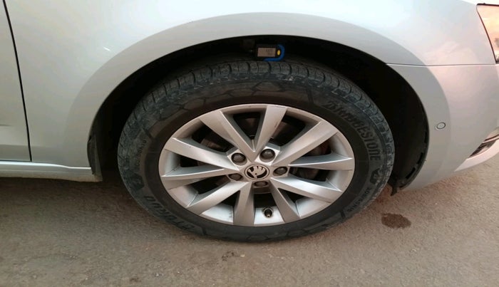 2019 Skoda Octavia 2.0 TDI L&K AT, Diesel, Automatic, 94,760 km, tyre