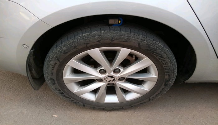 2019 Skoda Octavia 2.0 TDI L&K AT, Diesel, Automatic, 94,760 km, tyre