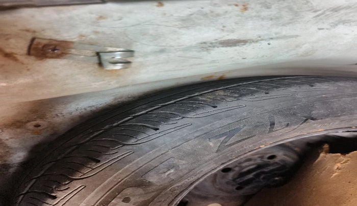 2013 Hyundai i10 MAGNA 1.2, Petrol, Manual, 82,886 km, tyre