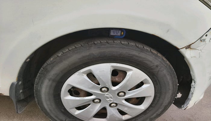 2013 Hyundai i10 MAGNA 1.2, Petrol, Manual, 82,886 km, tyre