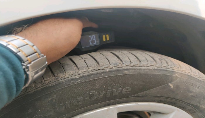 2013 Nissan Sunny XV PETROL, Petrol, Manual, 36,727 km, tyre