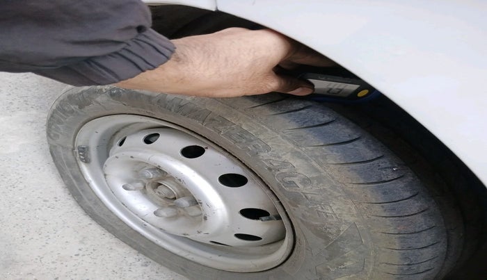 2014 Maruti Wagon R 1.0 LXI CNG, Petrol, Manual, 79,256 km, tyre