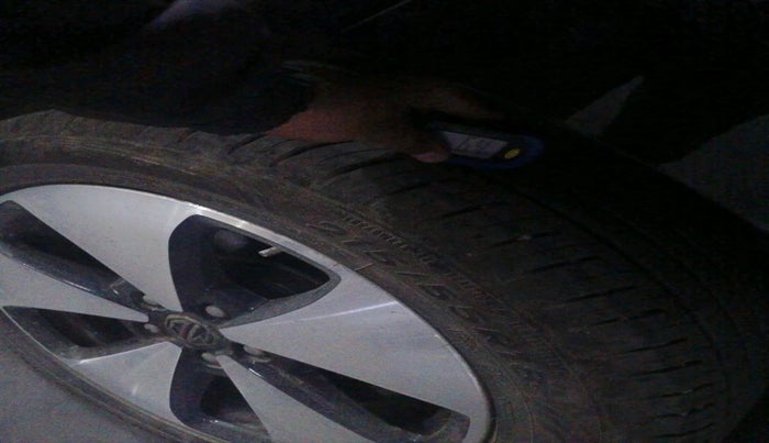 2024 MG Windsor EV Essence, Electric, Automatic, 16,397 km, tyre