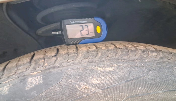 2012 Toyota Corolla Altis G PETROL, Petrol, Manual, 1,87,067 km, tyre