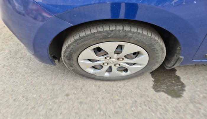 2014 Hyundai Xcent S 1.2, Petrol, Manual, 1,96,340 km, tyre