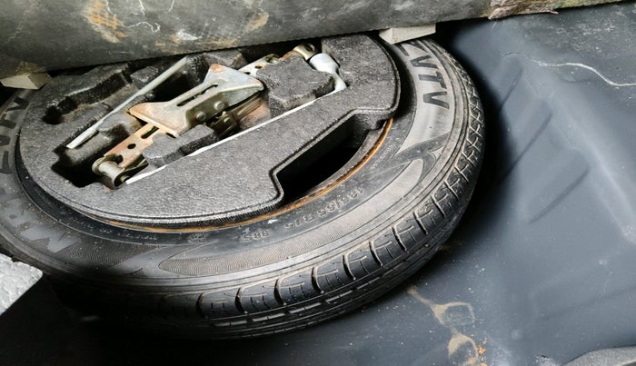 2016 Maruti Ciaz ZDI SHVS, Diesel, Manual, 1,28,244 km, tyre