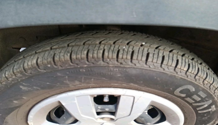 2018 Renault Kwid RXT 1.0 AMT, Petrol, Automatic, 45,250 km, tyre