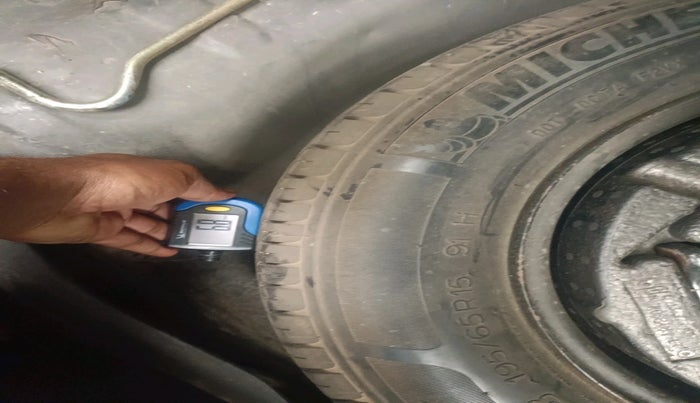 2013 Chevrolet Cruze LT, Diesel, Manual, 91,150 km, tyre