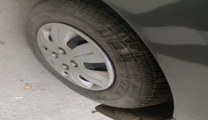 2010 Hyundai i10 MAGNA 1.2 AT, Petrol, Automatic, 70,742 km, tyre