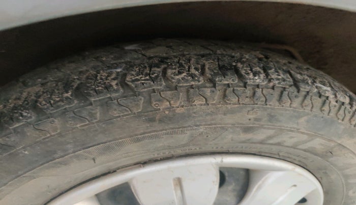 2010 Hyundai i10 MAGNA 1.2 AT, Petrol, Automatic, 70,742 km, tyre