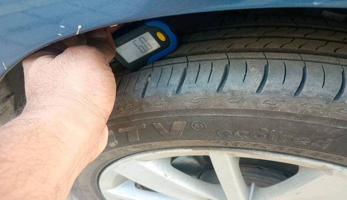 2016 Volkswagen Ameo HIGHLINE1.2L, Petrol, Manual, 63,805 km, tyre