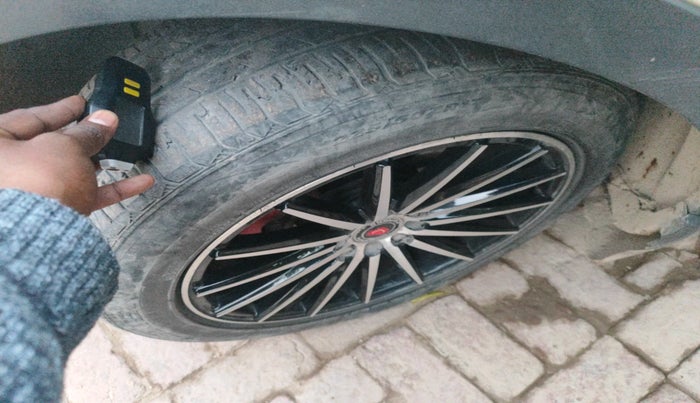 2018 Tata NEXON XMA DIESEL, Diesel, Automatic, 57,080 km, tyre