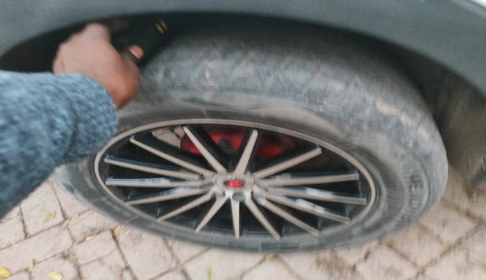 2018 Tata NEXON XMA DIESEL, Diesel, Automatic, 57,080 km, tyre