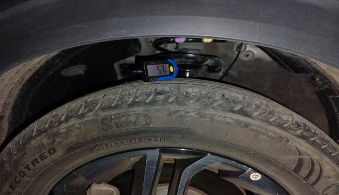 2022 KIA CARENS PRESTIGE PLUS 1.4 PETROL 7 STR, Petrol, Manual, 24,916 km, tyre