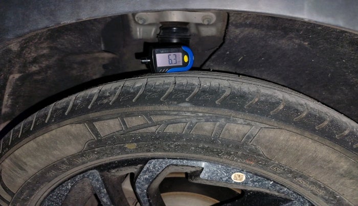 2022 KIA CARENS PRESTIGE PLUS 1.4 PETROL 7 STR, Petrol, Manual, 24,916 km, tyre