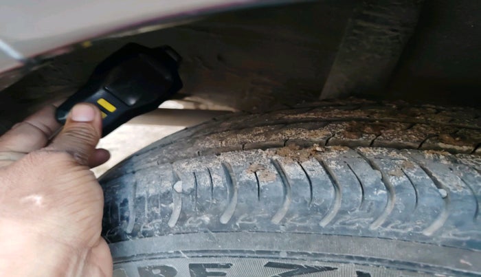 2023 Honda Amaze 1.2L I-VTEC VX, Petrol, Manual, 6,326 km, tyre