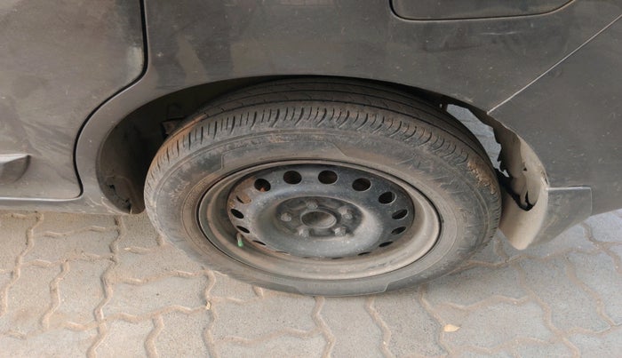 2013 Maruti Ertiga VDI, Diesel, Manual, 1,20,792 km, tyre