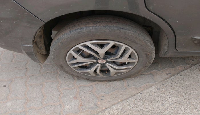 2013 Maruti Ertiga VDI, Diesel, Manual, 1,20,792 km, tyre