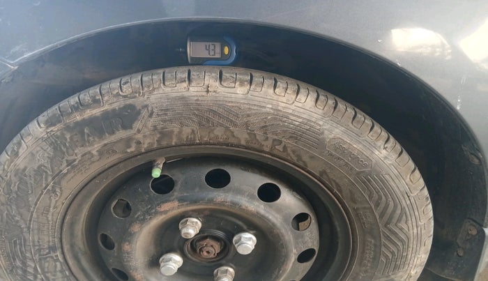 2013 Hyundai i10 SPORTZ 1.2, Petrol, Manual, 1,53,479 km, tyre