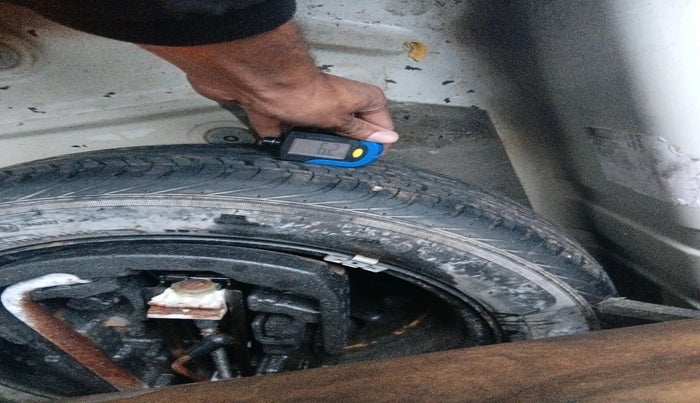 2011 Skoda Rapid 1.6 TDI AMBITION PLUS AT, Diesel, Automatic, 94,328 km, tyre