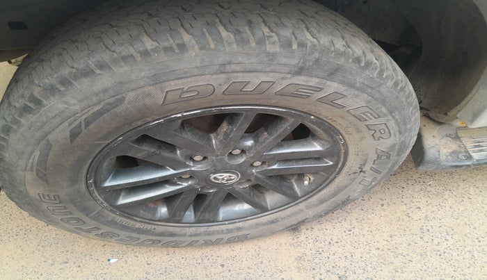 2011 Toyota Fortuner 3.0 4X4 MT, Diesel, Manual, 1,04,754 km, tyre