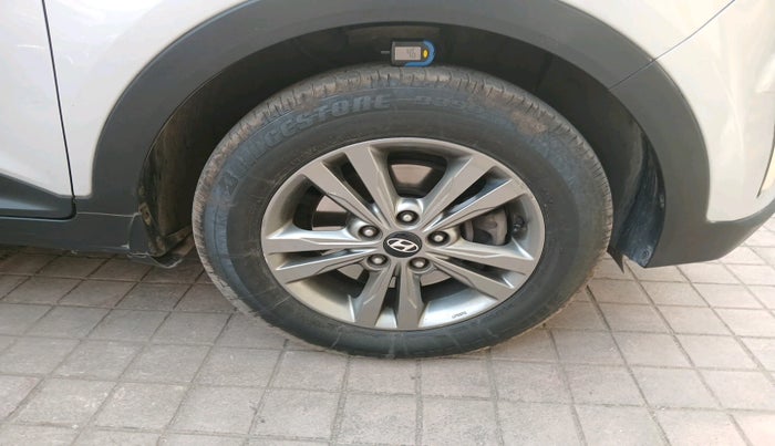 2017 Hyundai Creta E PLUS 1.6 PETROL, Petrol, Manual, 1,04,708 km, tyre