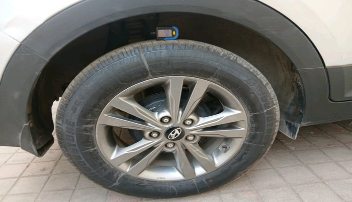 2017 Hyundai Creta E PLUS 1.6 PETROL, Petrol, Manual, 1,04,708 km, tyre