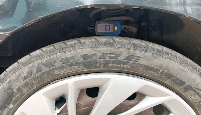 2016 Volkswagen Vento COMFORTLINE 1.2 TSI AT, Petrol, Automatic, 55,246 km, tyre