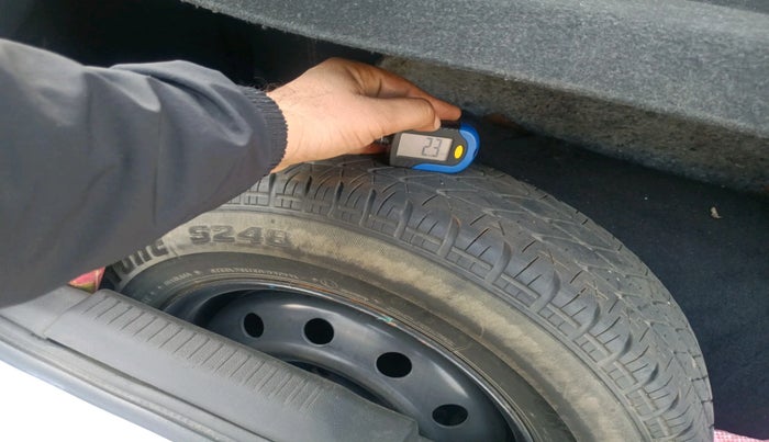 2019 Maruti Swift VXI, Petrol, Manual, 1,19,630 km, tyre