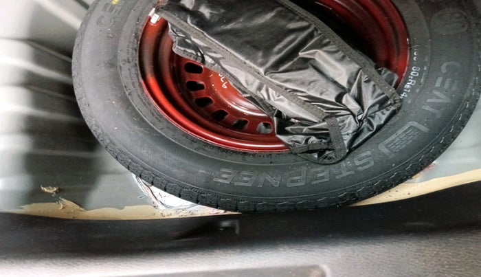 2025 Nissan MAGNITE Acenta B4D 1.0 Petrol MT, Petrol, Manual, 8,603 km, tyre