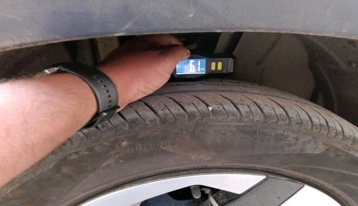 2025 Nissan MAGNITE Acenta B4D 1.0 Petrol MT, Petrol, Manual, 8,603 km, tyre