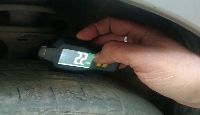 2014 Maruti Wagon R 1.0 VXI, Petrol, Manual, 62,013 km, tyre